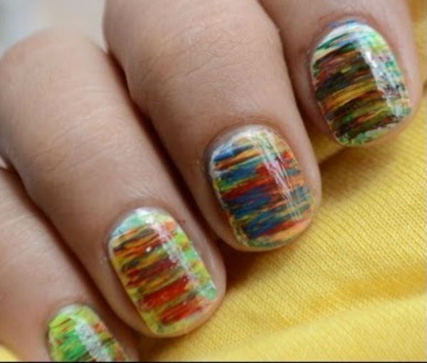 7. Nail đa sắc màu: Mẫu nail này có một điểm đặc biệt đó là nó không có bất kỳ quy tắc nào về màu sắc, do đó bạn có thể thử mọi loại gam màu theo ý thích của mình. Thiết kế sôi động này rất phù hợp với tiết trời xuân hè.