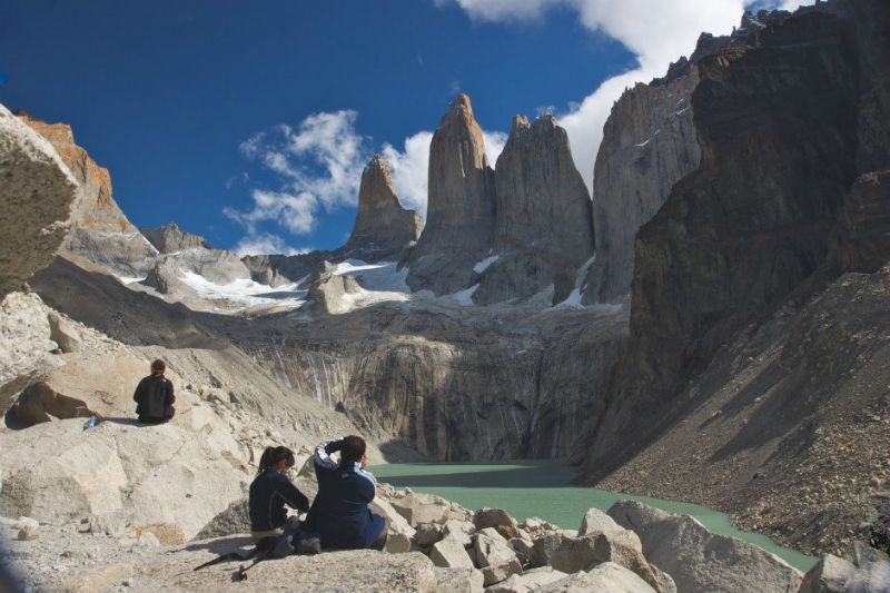 9. Con đường Torres del Paine, Chile: Nếu bạn muốn có cơ hội để nhìn cận cảnh các hình ảnh tuyệt đẹp của đá granite màu hồng, hãy đến với con đường Torres del Paine . Khu vực này hoàn toàn tuyệt đẹp mặc dù nó thường phải hứng chịu những cơn bão tồi tệ.