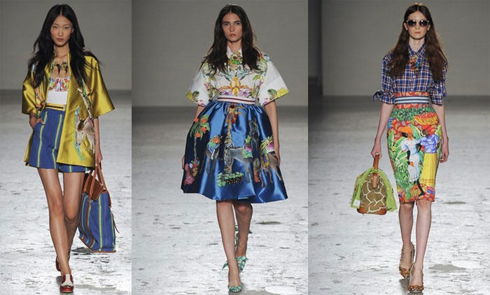 Có 2 xu hướng mới nhất trong cách kết hợp trang phục theo bộ sưu tập của Stella Jean: vẽ tranh phong cảnh, đời sống sinh hoạt trên nền vải bóng đơn sắc, hoặc kết hợp giữa họa tiết rực rỡ này với các sọc kẻ ca rô có cùng tông màu.