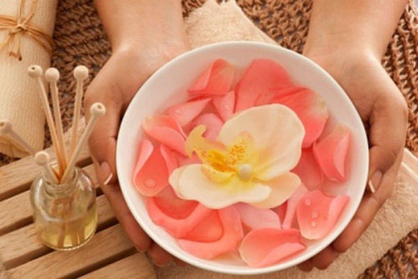 Nhung cong dung huu ich cua nuoc hoa hong hinh anh