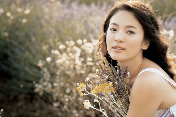 7 ly do ban nen tam dung trang diem hinh anh