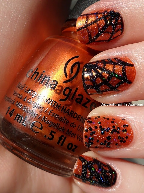 Không gì có thể ấn tượng hơn với sự kết hợp của cam và đen trong ngày lễ Halloween.