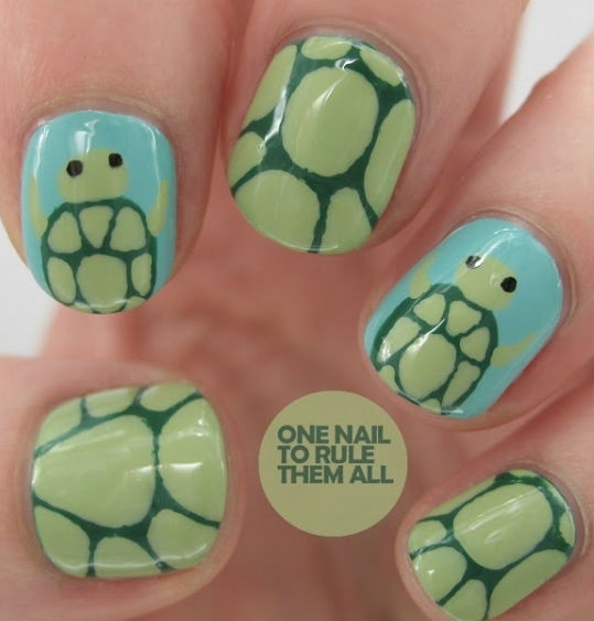 Bộ móng tay với những chú rùa dễ thương này sẽ tạo sự khác biệt và cực ấn tượng cho bạn trong ngày lễ quan trọng này.