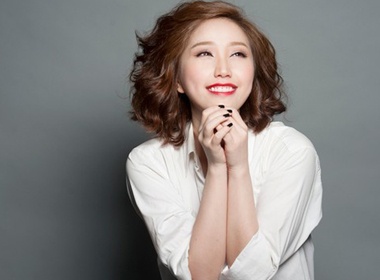 4 mau toc thu duoc sao Viet nhiet tinh lang xe hinh anh