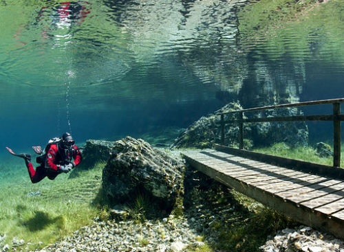 15 diem du lich duoi nuoc doc dao nhat the gioi hinh anh