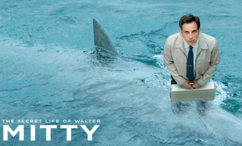 8. The Secret Life of Walter Mitty (Cuộc đời bí mật của Walter Mitty): Bộ phim là câu chuyện thú vị về cuộc đời của nhân vật chính - Walter Mitty, một nhân viên văn phòng mơ mộng, ngơ ngác và luôn là trò cười cho mọi người xung quanh. Anh chàng là một người có những ước mơ vĩ đại nhưng không bao giờ có thể hoàn thành những điều nhỏ nhặt trong cuộc sống hàng ngày.