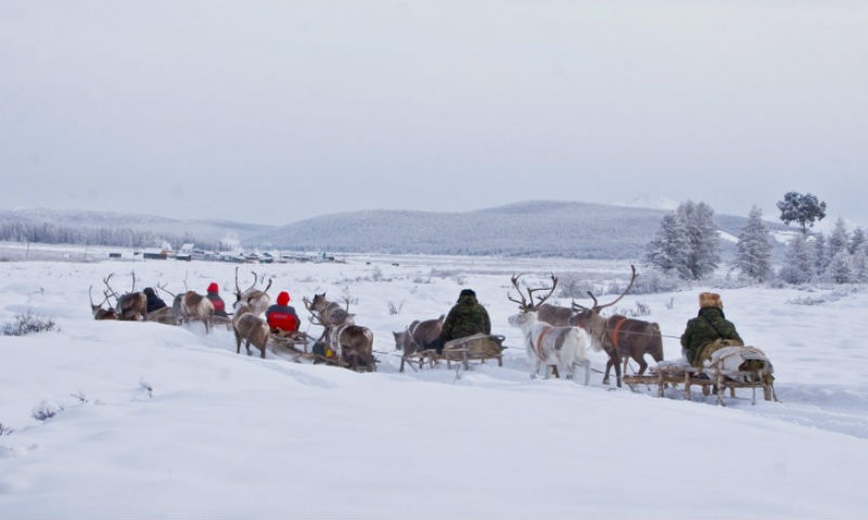 4. Verkhoyansk, Nga: Nằm trên sông Yana, Bắc Cực và cách Yakutsk 675km, Verkhoyansk có số dân 1.311 người và nhiệt độ ở đây là -67,8°C. Verkhoyansk có khí hậu khô với lượng mưa rất ít và nhiều tuyết. Đây được coi là nơi lạnh nhất của bán cầu Bắc.
