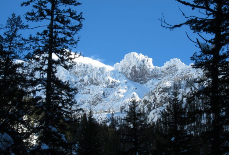 6. Snag, Canada: Cách 25km về phía nam Beaver Creek, nhưng khó có ai có thể mạo hiểm tới Snag để chiêm ngưỡng vẻ đẹp tự nhiên của nó. Bởi lẽ đây là một trong những điểm đến lạnh nhất ở Canada. Có thể sống sót ở nhiệt độ -63°C là điều không thể xảy ra.