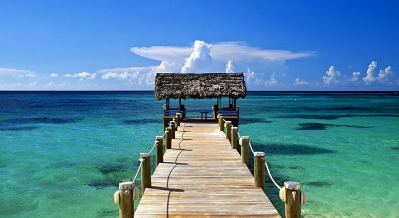 7. Boracay, Philippines: Boracay nổi tiếng không chỉ bởi vẻ đẹp tự nhiên với không khí trong lành, bờ biển trong xanh, mà còn là điểm đến lý tưởng cho những người thích tiệc tùng. Bạn có thể trải nghiệm cuộc sống cả ngày lẫn đêm đầy sôi động với các quán bar, câu lạc bộ đêm hay các bữa tiệc bên bãi biển cực kỳ hấp dẫn. 