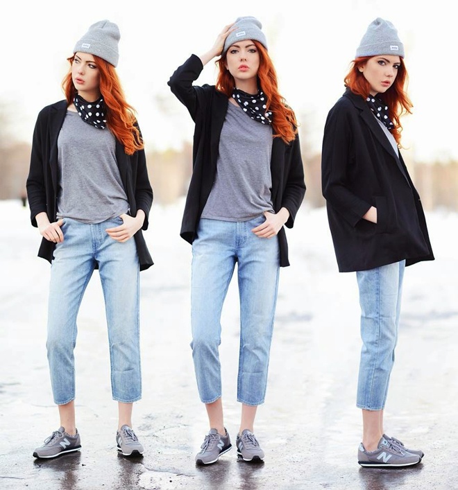 Ngoài nhiệm vụ giữ ấm cơ thể, những chiếc khăn họa tiết tinh tế còn giúp phong cách dạo phố của bạn thêm nổi bật và đẳng cấp. 