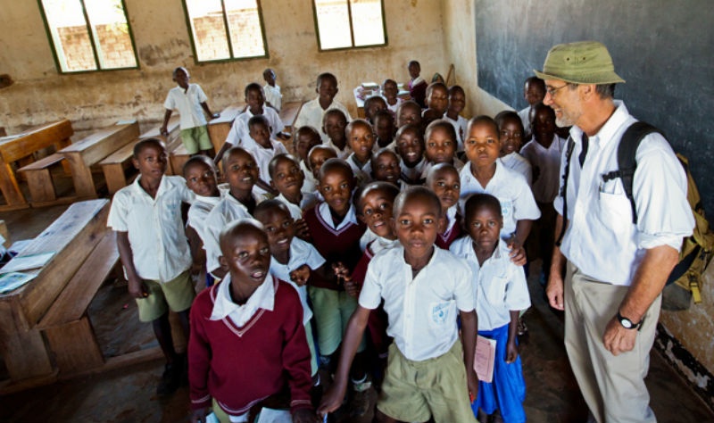 10. Tình nguyện viên: Các cơ quan viện trợ quốc tế luôn tìm kiếm những tình nguyện viên phù hợp để tới các nước đang phát triển hoặc gặp nhiều thiên tai. Yêu cầu có thể là y tá, bác sĩ, các nhà khoa học, chuyên gia dinh dưỡng... Ảnh: Nationalpost.