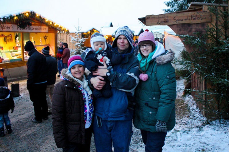 1. Đường phố vắng lặng vào Chủ nhật: Người Đức rất coi trọng gia đình, vì vậy, vào các ngày Chủ nhật, họ thường dành thời gian cho gia đình, con cái. Các đường phố thì vắng lặng, các cửa hàng thì đóng cửa (hoặc giảm giờ làm), thậm chí bạn khó có thể mua sắm hay làm việc vào ngày Chủ nhật. Người Đức thường gọi ngày chủ nhật là Ruhetag, hoặc 