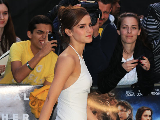 Kham pha tu giay gia duoi nghin do cua Emma Watson hinh anh