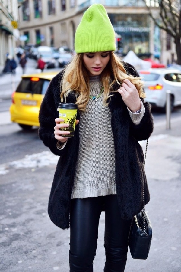 Mũ len gam màu neon là màu sắc cực kỳ dễ thương và có thể kết hợp hoàn hảo với mọi loại trang phục. Hơn nữa, mũ len sắc màu còn mang lại cảm giác ấm áp hơn cho bạn.