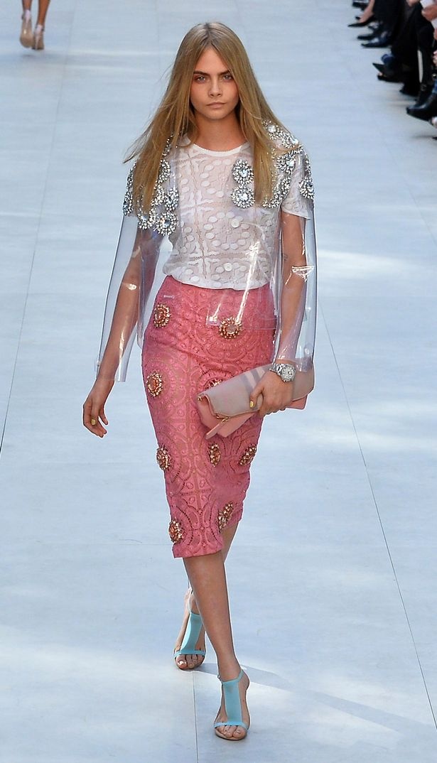 Thay đổi tư thế đi giúp bạn điều chỉnh được trọng tâm cơ thể