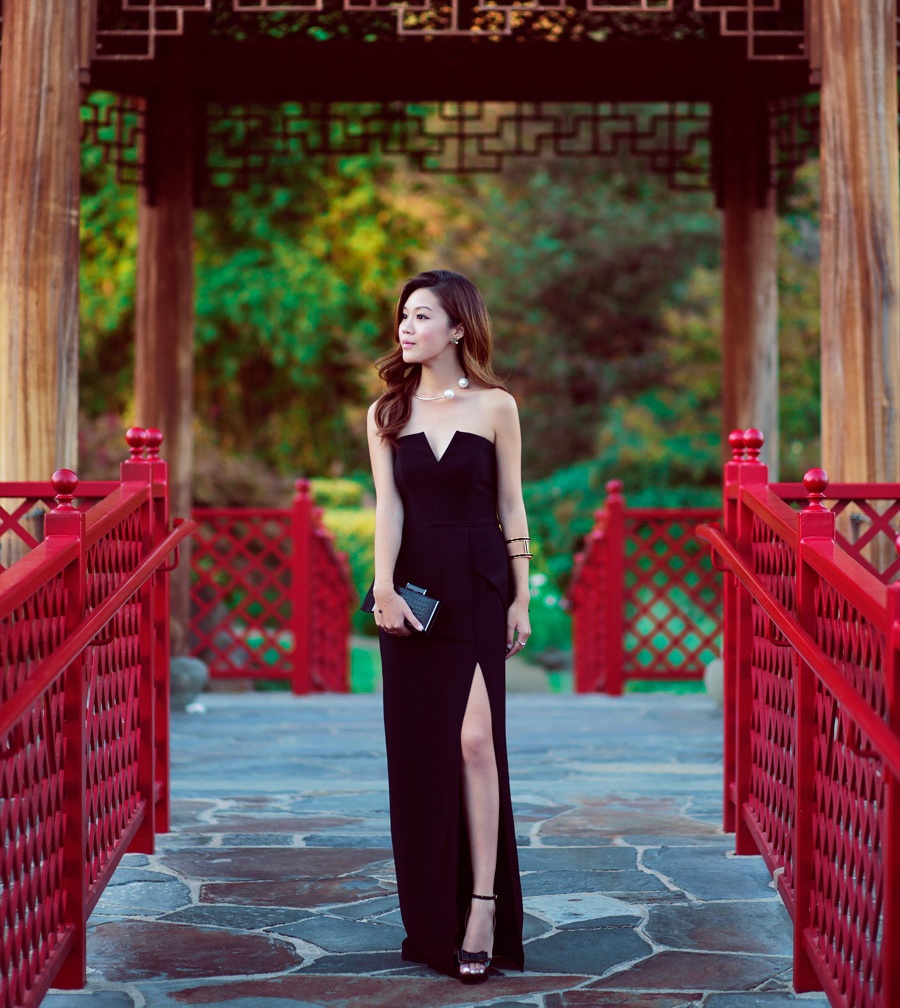 Phong cách thời trang dạ tiệc của Jenny T không khác với style đường phố là mấy: đơn giản, cá tính và rất cuốn hút.