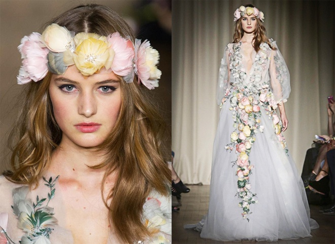 Kết hợp cùng mái tóc xõa tự nhiên, những vòng hoa rực rỡ và lãng mạn này sẽ giúp bạn gái “đốn tim” ai đó vào dịp xuân về. 