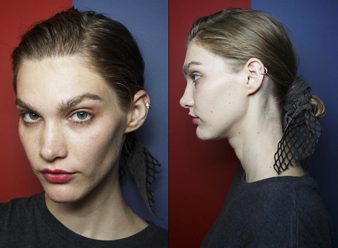 Ngoài kiểu khăn turban, các cách thắt khăn lụa thành nơ, hoa trùm lên búi tóc cũng đang rất được yêu chuộng trên sàn diễn thời trang năm nay, hứa hẹn tạo nên “cơn sốt” street style trong năm tới.