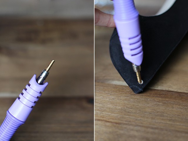 Chia hạt đá cùng loại ra thành từng nhóm riêng rẽ để dễ thực hiện, sau đó dùng súng bắn keo vào mặt sau của hạt đá và dán chúng lên đôi giày.