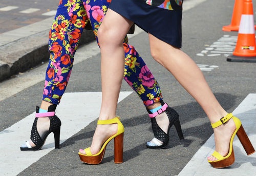 6. Giày quá cao: Thật không đẹp mắt chút nào khi nhìn bạn 