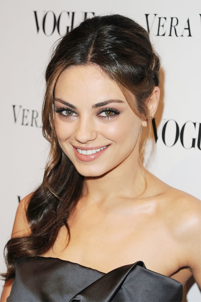 Mila Kunis - sao của Black Swan: Để vào vai diễn với yêu cầu giảm xuống chỉ còn 45kg, tôi đã tập luyện điên cuồng 7 ngày mỗi tuần, 5 giờ mỗi ngày và theo đuổi chế đội ăn uống bóp bụng với1200 calorie trong vòng 6 tháng.