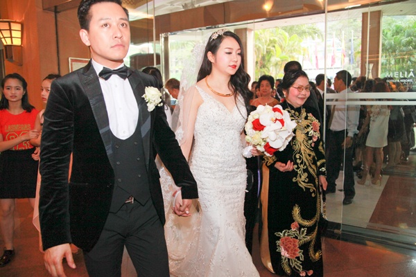 Loat vay cuoi giau bung bau cua sao Viet hinh anh