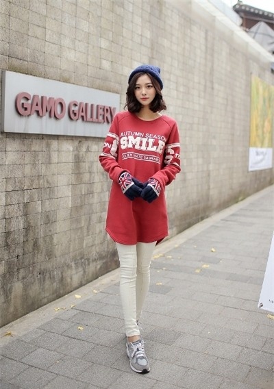Vải co giãn thực sự rất hữu ích trong việc che giấu vòng eo bánh mì của bạn, trong đó leggings là lựa chọn hoàn hảo cho bạn. Kết hợp chúng với một chiếc áo dài là bạn đã có một trang phục phù hợp với vóc dáng của mình.