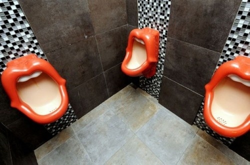 Nhung kieu toilet ky quac nhat qua dat hinh anh