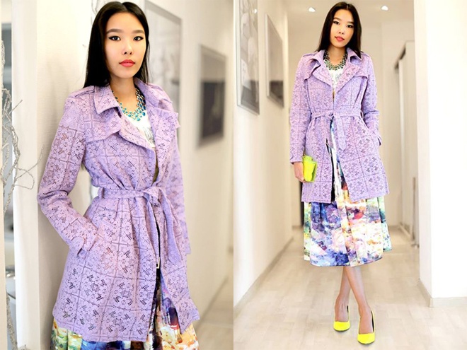 Chiếc áo khoác Burberry màu tím pastel có tác dụng làm dịu các sắc màu tươi sáng để Aibina vẫn mặc đẹp mà không quá chói lóa.