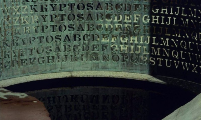 Thông điệp thứ 3 nói về nhà khảo cổ học Ai Cập cổ đại Howard Carter, người phát hiện ra hầm mộ của vua Pharaoh Tutankhamun năm 1922. Mặc dù được gợi ý từ Sanborn, các nhà giải mã nghiệp dư trên toàn thế giới vaf ngay cả CIA vẫn chưa thể phá giải được thông điệp thứ tư trong 25 năm qua. Ảnh: Therichest.