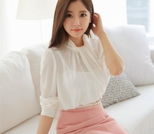 4. Nội y màu nude: Những bộ đồ nội y  màu nude hoặc nhã nhặn sẽ không bao giờ khiến bạn bị khó xử ở nơi công sở. Để trông chỉn chu nhất có thể, hãy luôn chuẩn bị sẵn đồ lót dạng này cho một ngày đi làm hoàn hảo.