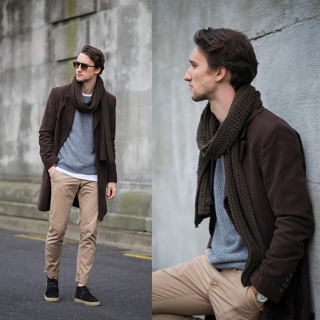 Khăn choàng len lãng mạn phối cùng áo khoác dáng dài mang đến vẻ đẹp rất tài tử cho fashionista nổi tiếng.