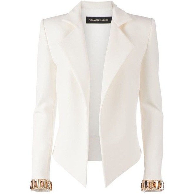 Để sở hữu những kiểu áo khoác trắng thanh lịch dạng này, bạn phải chi bộn khoảng từ 24 triệu đồng, chẳng hạn như với chiếc áo Alexandre Vauthier sang trọng và đẳng cấp như hình trên.