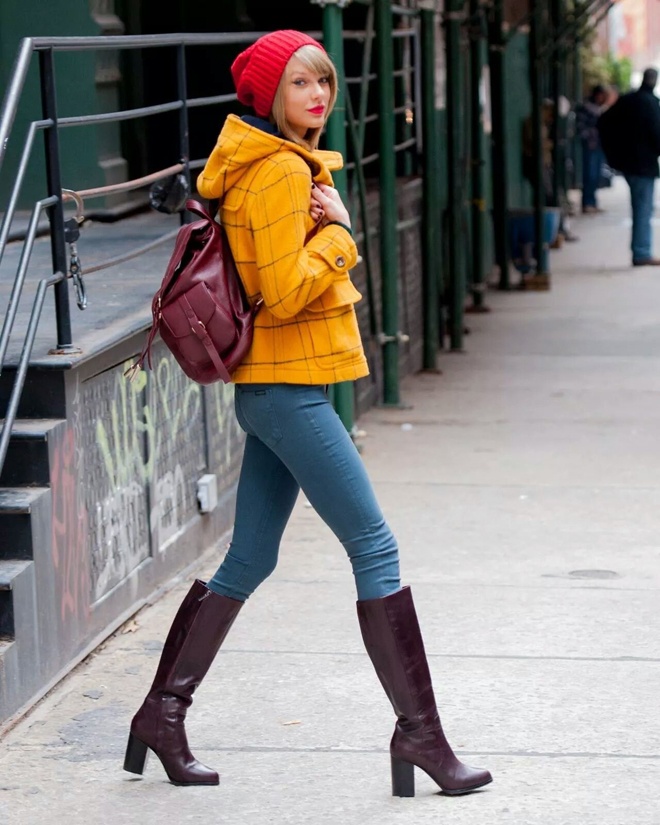 Dạo qua bộ sưu tập street style của nữ ca sĩ xinh đẹp này, bạn sẽ nhận ra nhiều thương hiệu đồ bình dân nổi tiếng về chất lượng và kiểu dáng như Free People, Miss Patina, J Brand Karle, Brandy Melville, Lulus, Asos, Other Stories, Topshop, H&M …