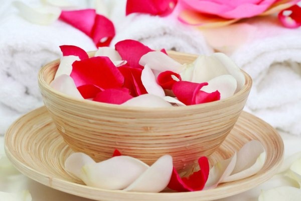 7 cong dung lam dep cua canh hoa hong hinh anh