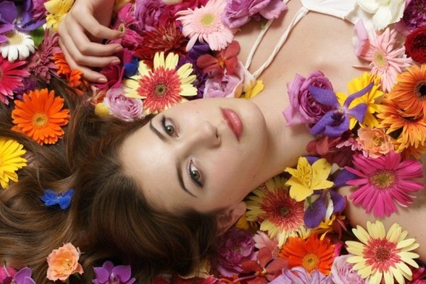 Duong da hoan hao don Tet voi mat na tu hoa hinh anh