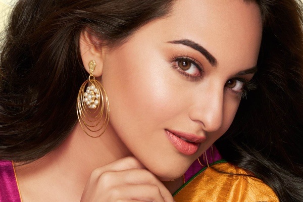 8 kieu khuyen tai phai dep nen so huu hinh anh