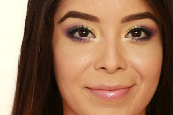 Lang man ngay le tinh nhan voi doi mat anh hoang hon hinh anh