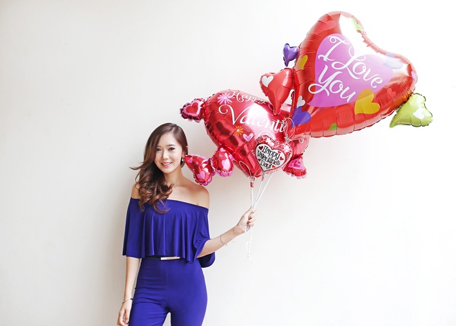 Camille C khoe vẻ đẹp ngọt ngào khi phối monochrome nguyên cây xanh trong ngày Valentine vừa qua.