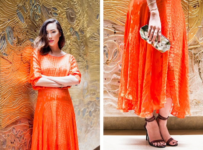 Các sắc màu truyền thống tươi sáng như đỏ, vàng, cam… không chỉ giúp các fashionista sành điệu thêm rực rỡ mà còn tạo vẻ ngoài thật nổi bật, khác biệt khi mix, match cùng hàng loạt phụ kiện độc đáo. Vì vậy, đây cũng là gam màu được ưu ái nhất trong bộ sưu tập street style của những fashionista đẳng cấp mỗi dịp xuân về.