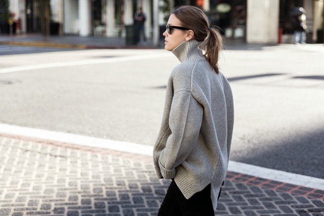  Các nàng da nâu cũng cần tránh mặc quần áo màu xám dù đây là gam màu đang rất “hot” trong năm nay.