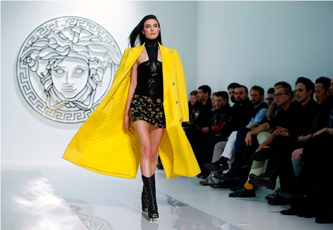 Thành phố Milan, Ý không chỉ nổi tiếng với những thắng cảnh đẹp làm say đắm lòng người mà còn là một trong 5 kinh đô thời trang lớn nhất thế giới, bên Cạnh Paris, New York, London và Tokyo. Đây còn là nơi làm việc của những nhà thiết kế lừng danh như Giorgio Armani, Armarni Versace… 