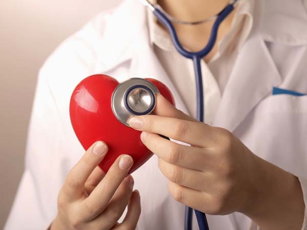 6. Bệnh tim: Những người béo bụng có nguy cơ dễ mắc bệnh tim. Bụng béo có thể làm nghẽn các mạch máu lưu thông dẫn đến tim, ảnh hưởng nguy hại tới sức khỏe của bạn.