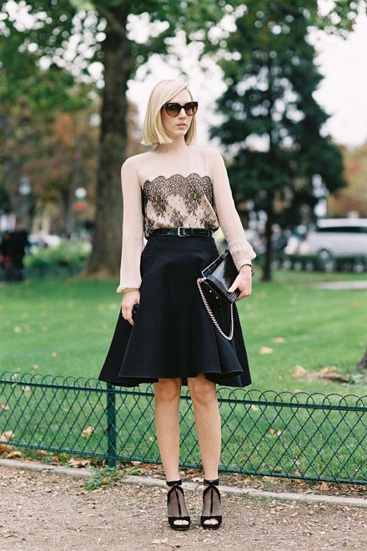 4. Dáng quả lê: Vóc dáng thiếu cân đối này thường khiến phái đẹp thiếu tự tin. Thế nên, điều bạn cần làm đầu tiên chính là phải làm thế nào để che đi phần hông và đùi ngấn mỡ của mình, đặc biệt tuyệt đối tránh các loại váy bó và váy xòe ngắn.