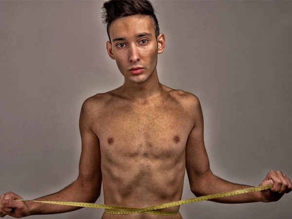 Suy dinh dưỡng: Ăn nhiều thực phẩm chế biến bạn sẽ có nguy cơ cao bị suy dinh dưỡng. Thức phẩm chế biến có thể làm thỏa mãn vị giác nhưng hoàn toàn không phải là thực phẩm lành mạnh cho sức khỏe.