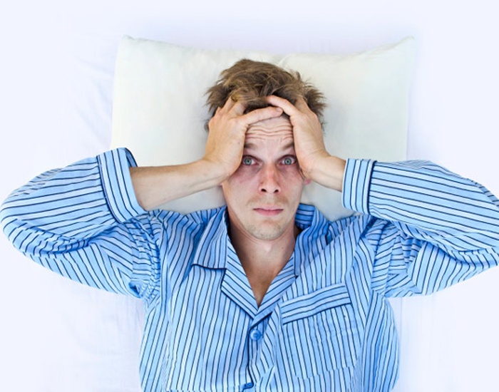 Ngủ đủ và giấc ngủ sâu là rất quan trọng cho não và tuyến thượng thận để tạo ra hormone. Hãy ngủ ít nhất tám giờ ngủ ngon mỗi đêm.