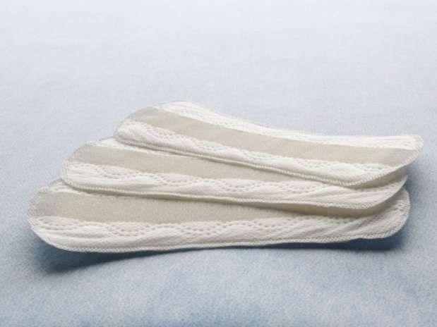  Nhung tac hai khi lam dung bang ve sinh hang ngay-Hinh-5 Ngoài ra, mùi thơm ở băng vệ sinh hàng ngày cũng là yếu tố cực kỳ có hại cho vùng kín. Theo nhiều nghiên cứu, độ độc hại của những loại băng vệ sinh này gần bằng với các loại nước hoa khử mùi vùng kín. Nghĩa là, chúng làm tăng khả năng sinh sôi vi khuẩn, dễ gây hăm da, đỏ da do kích ứng.