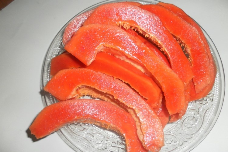  6 loai qua chin tot cho be-Hinh-3 Đu đủ giàu dưỡng chất, là loại quả giàu beta caroten thứ 3, sau xoài và dưa hấu. Cứ 100g đu đủ chín chứa khoảng 276mcg beta caroten, cung cấp đủ 35% nhu cầu của bé trong ngày. Tất cả nhu cầu vitamin A sẽ được đu đủ chín bổ sung hoàn thiện.