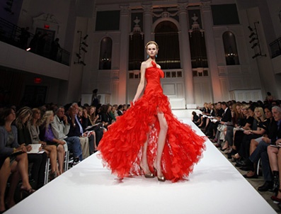 Tuan le thoi trang: 'ga de trung vang' cua lang mot quoc te hinh anh