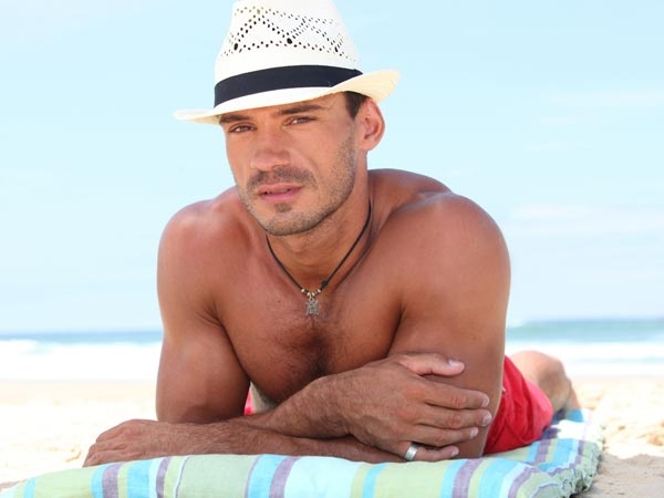 7. Lông mọc nhiều trên cơ thể nữ giới: Đây là một triệu chứng phổ biến ở những người phụ nữ tiêu thụ quá nhiều thuốc tăng cường cơ bắp.